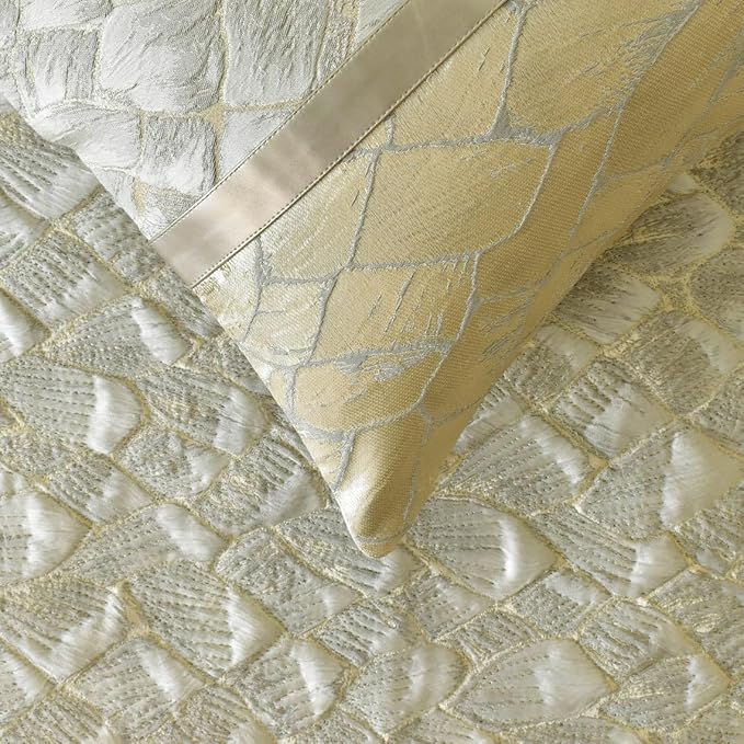 The HomeCentric King/Queen/Twin Ivory & Gold Designer Full 68"x18" Bed Runner Without Pillow Cover, Patchwork, Quilted, Jacquard Foil Bed Scarf on Jacquard Fabric - Spinzar