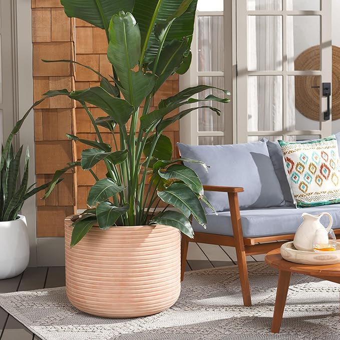 SAFAVIEH Outdoor Collection Nardo Terracotta Cement Ficonstone Planter Pot